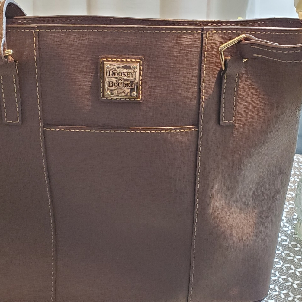 Dooney & Bourke purse